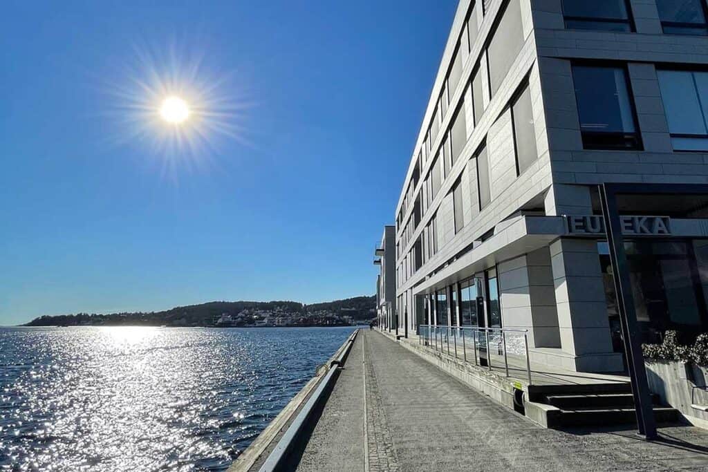 Eureka i Arendal ligger solrikt til med utsikt over Galtesund.